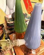 Load image into Gallery viewer, Ripkitty 7” 2 Toned Cone Showerhead Style Water Pipe Bong