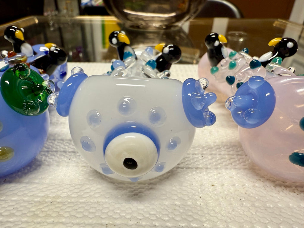 Ripkitty 4.5" Borosilicate Glass Spoon Pipe | Penguin Art Series (Dry Herb/Tobacco)