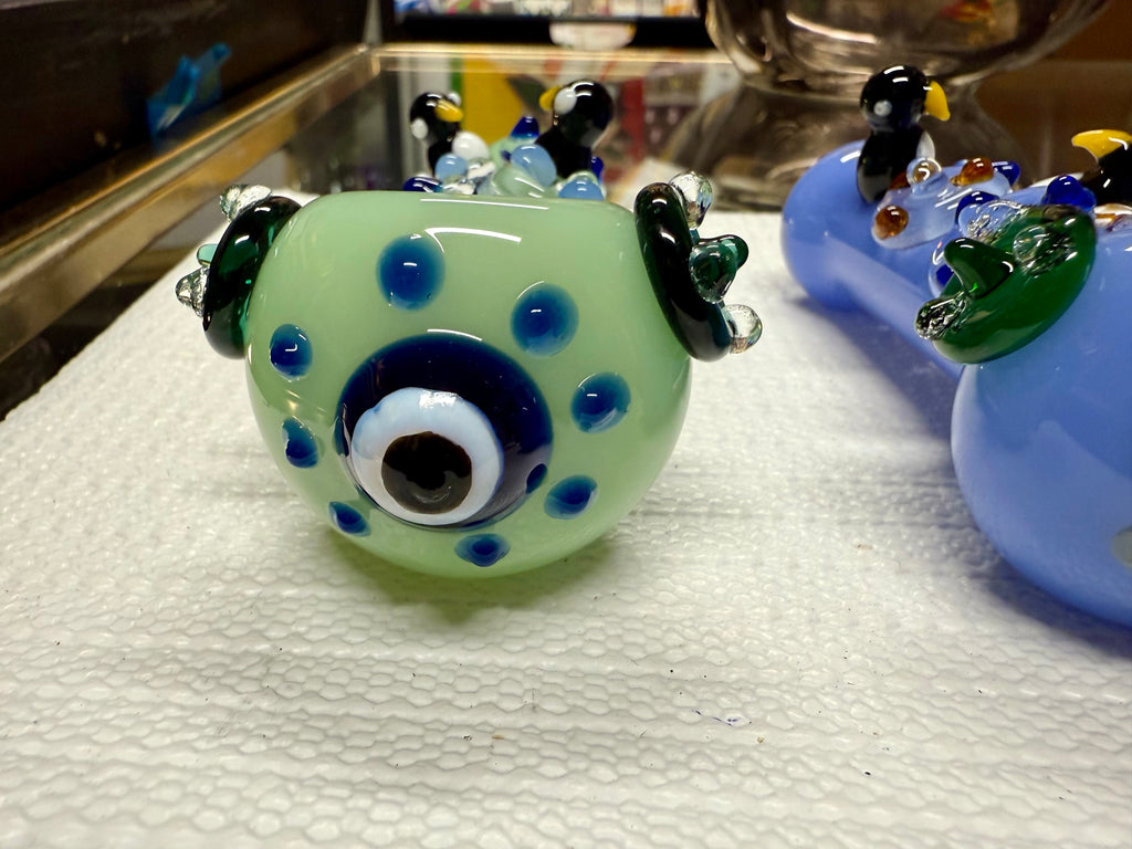 Ripkitty 4.5" Borosilicate Glass Spoon Pipe | Penguin Art Series (Dry Herb/Tobacco)