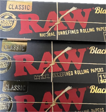 Load image into Gallery viewer, Raw Unrefined Classic Black 1.25 (1 1/4) Size Cigarette Rolling Papers (3 Count)
