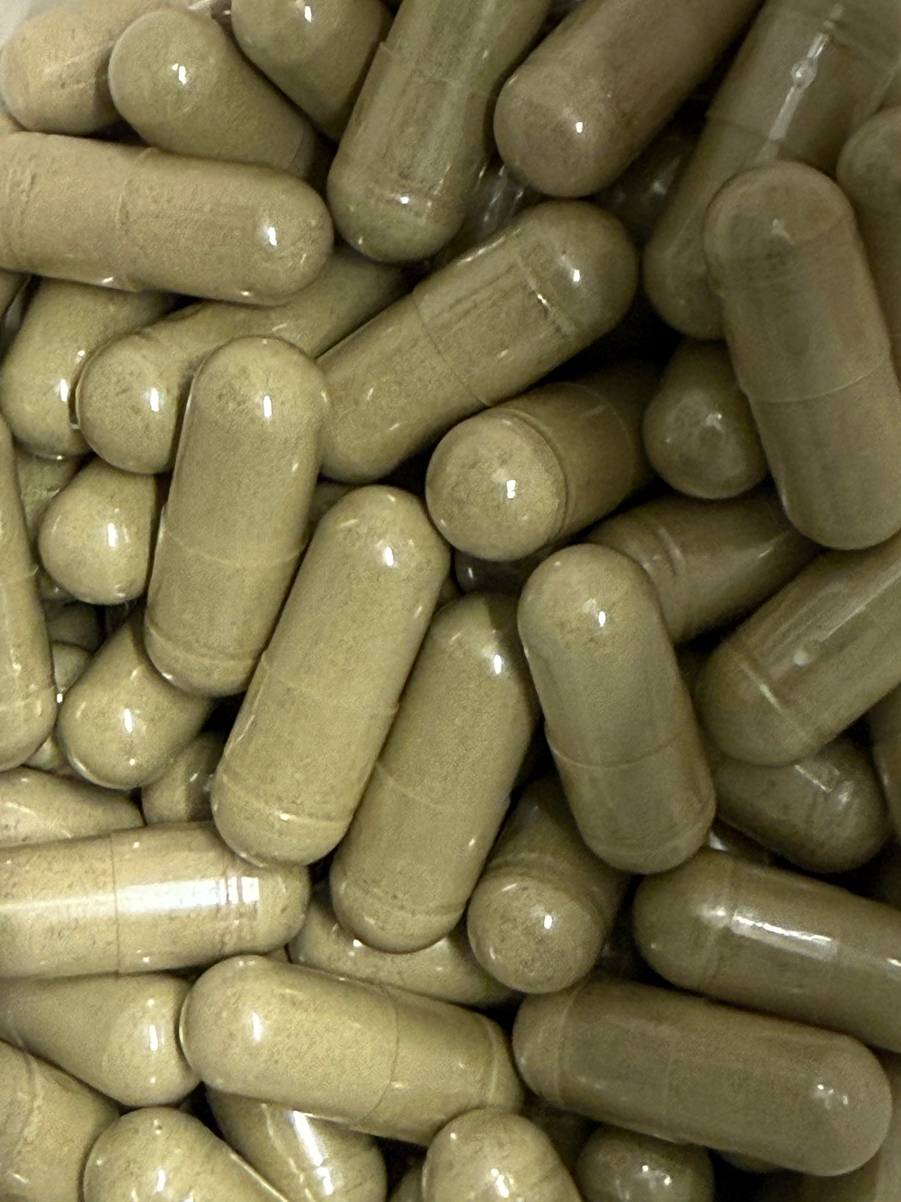 Ripkitty Premium Kratom Capsules - Chill (Red) & TrainWreck (Green) - 10ct & 30ct