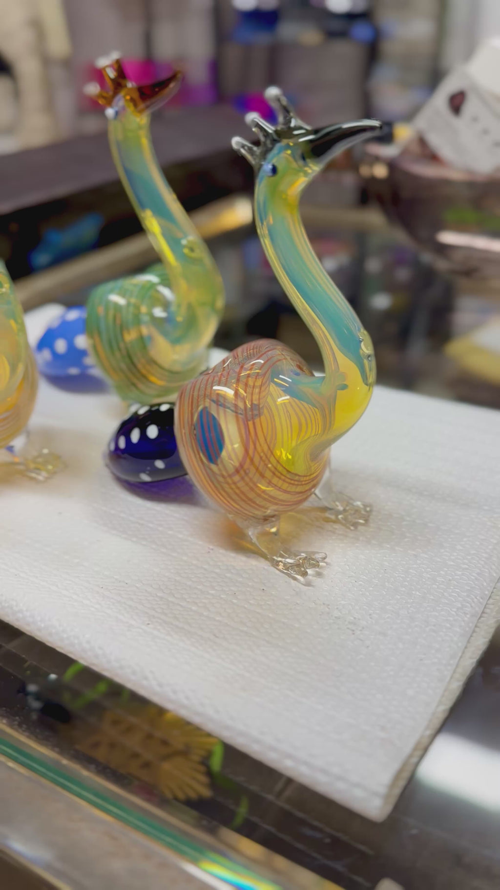 Ripkitty 5” Peacock Dry Herb Hand Pipe Borosilicate Glass - Colors May Vary