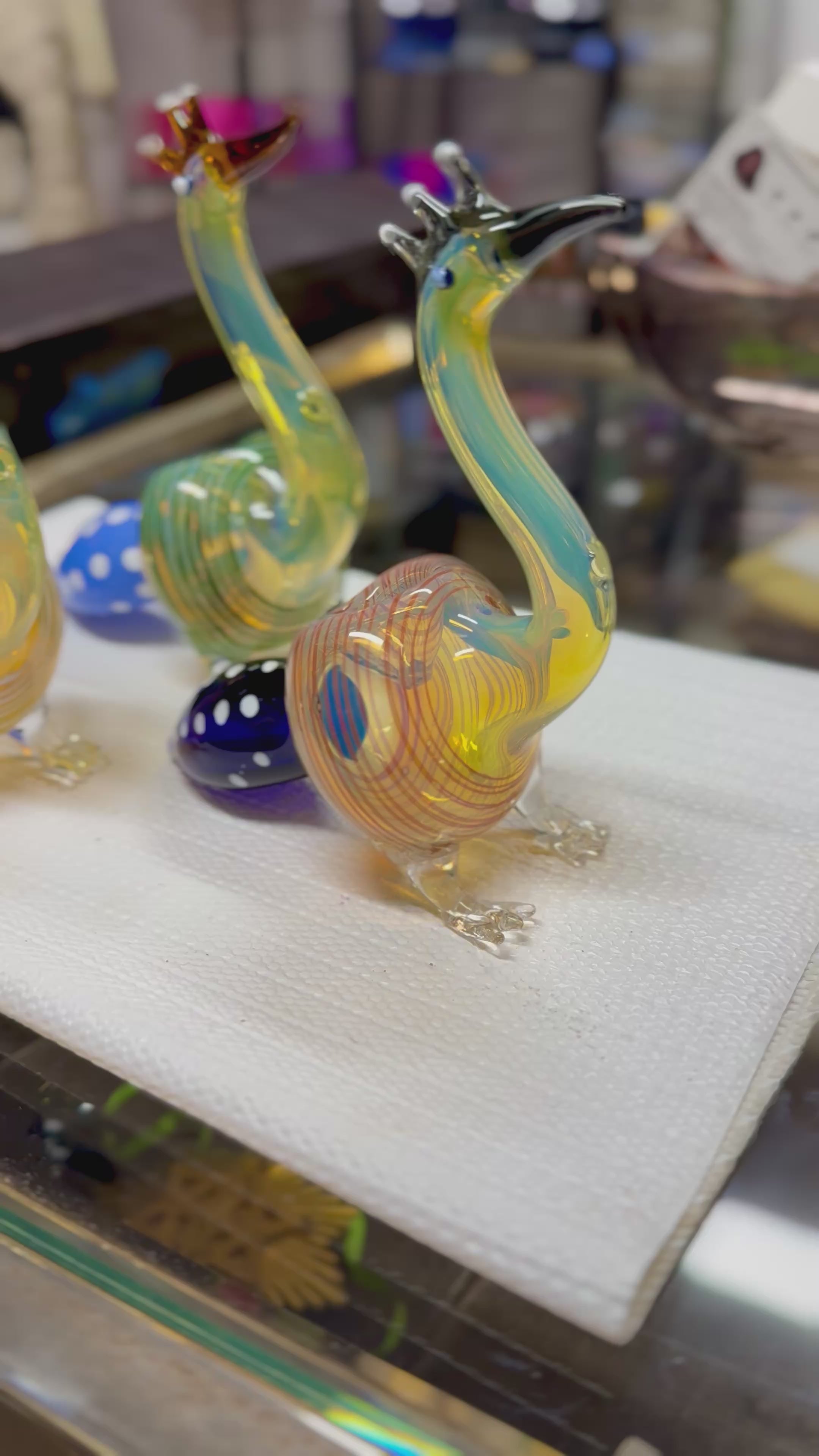 Ripkitty 5” Peacock Dry Herb Hand Pipe Borosilicate Glass - Colors May Vary